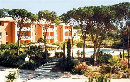 Lagrange Vacances Le Domaine Des Grands Pins Saint-Raphaël Exterior foto